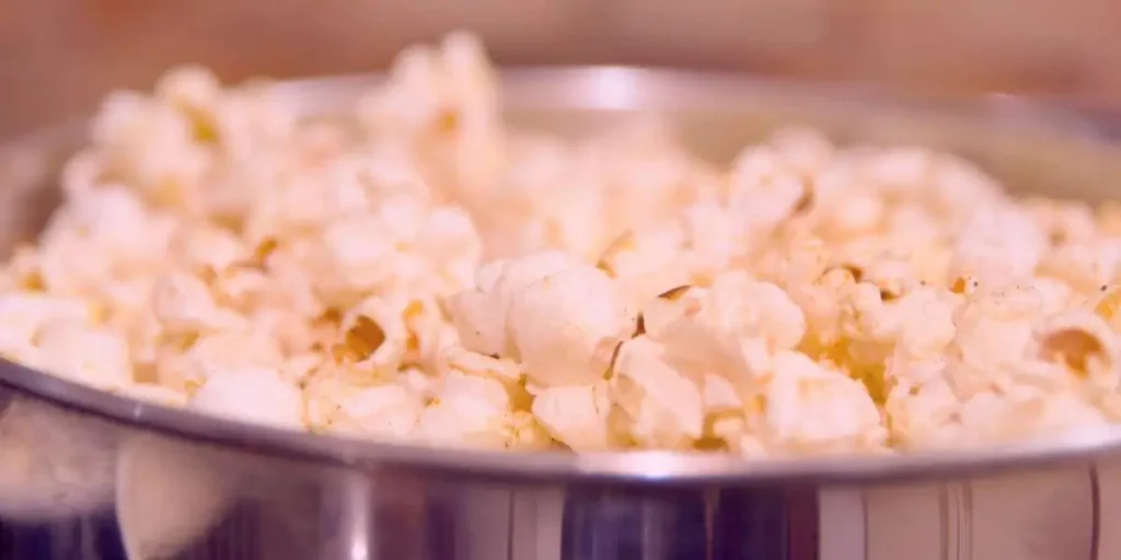 popcorn with vegetable oil
